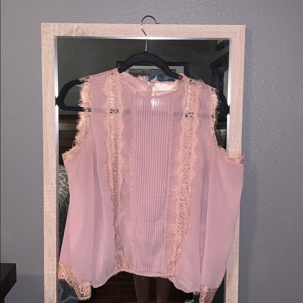 Storia Cold-Shoulder Shirt (M)